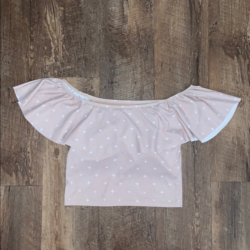 KORTNI JEANE ruffle around top!!